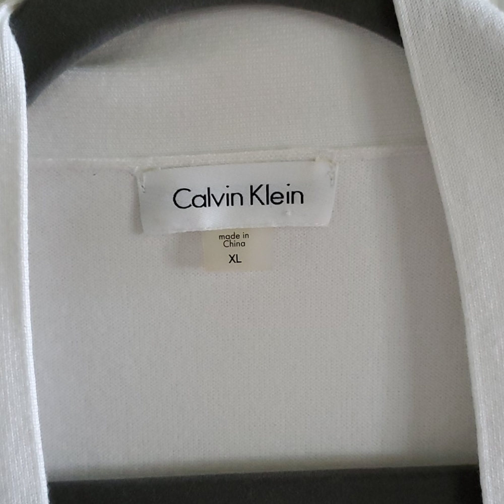 Sweater - Picture 3 of 3